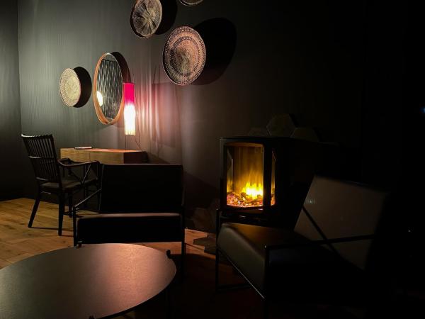 Mas Escala Suites & Spa : photo 6 de la chambre chambre lit queen-size avec baignoire spa