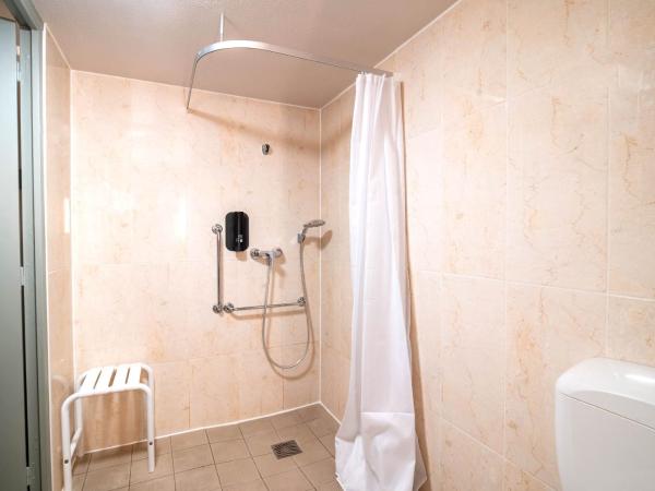 B&B HOTEL Limoges 2 : photo 2 de la chambre chambre double - accessible aux personnes à mobilité réduite