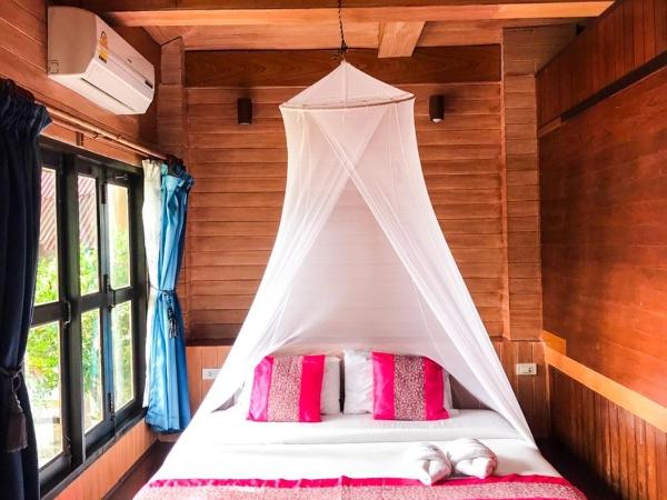 Baan Laanta Resort & Spa - SHA PLUS : photo 1 de la chambre bungalow