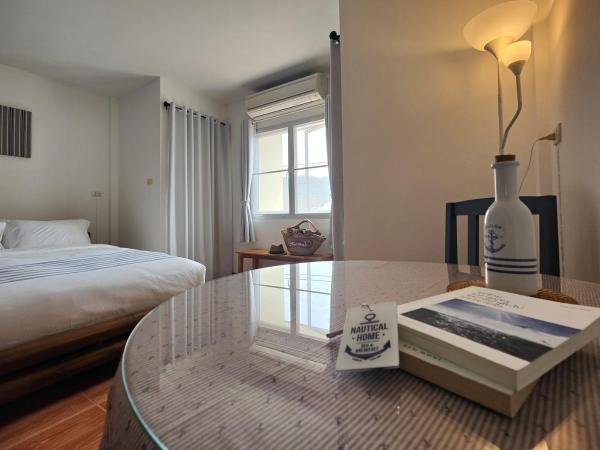 Nautical Home B&B Khaolak : photo 5 de la chambre chambre standard avec 2 lits queen-size