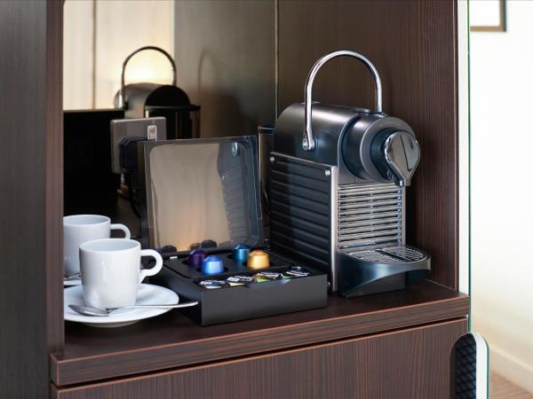 DoubleTree By Hilton London Excel : photo 10 de la chambre chambre lit queen-size de luxe avec vue