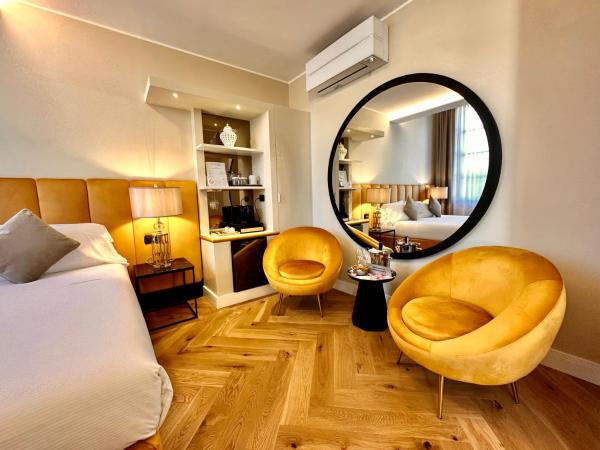 Renascentia in Florence - Adults Only : photo 4 de la chambre suite lit king-size avec baignoire spa