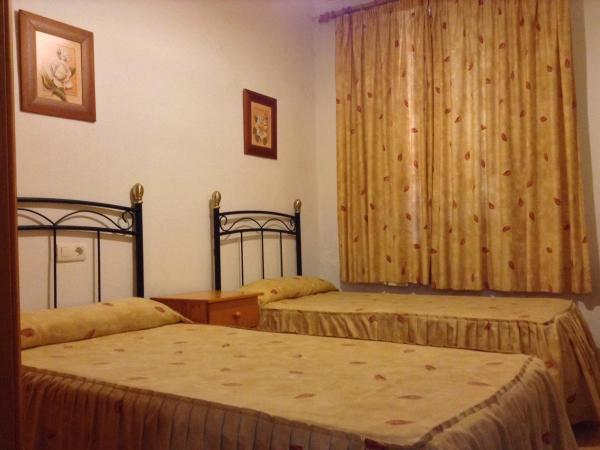 Pension La Milagrosa : photo 1 de la chambre chambre double ou lits jumeaux avec salle de bains commune