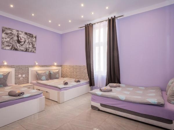 70s Hostel : photo 4 de la chambre chambre familiale supérieure