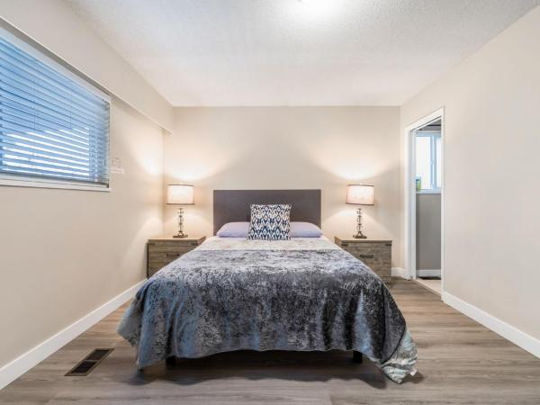 Orchid House near Vancouver YVR Airport : photo 2 de la chambre double room with attached private bathroom (room 1)