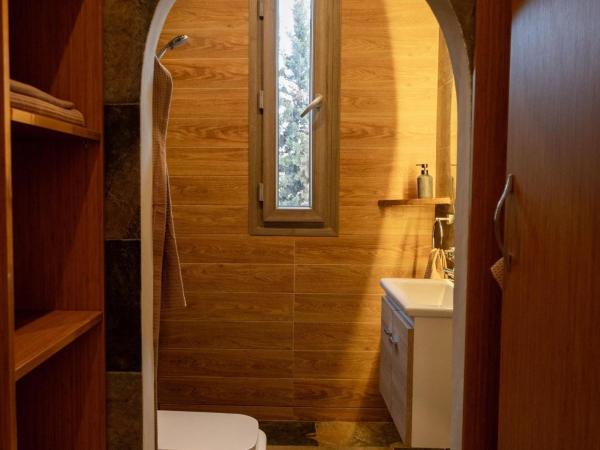 Cavanna Lodge : photo 6 de la chambre chambre double - vue sur piscine