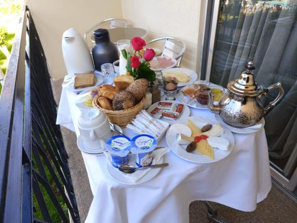 Royal Mirage Fes Hotel : photo 4 de la chambre hébergement lit king-size standard - côté jardin