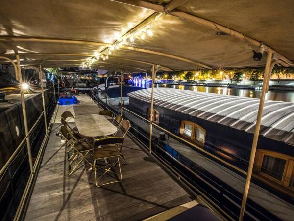 Classic riverboat in the center of Paris : photo 3 de la chambre mobile home