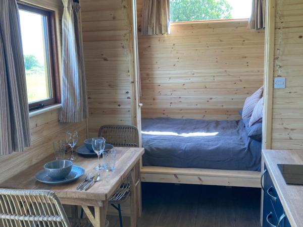 Shepherd's Huts in Barley Meadow at Spring Hill Farm : photo 4 de la chambre tente