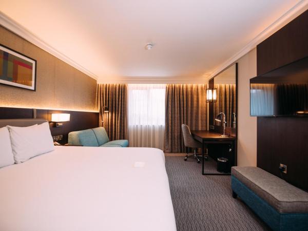 Crowne Plaza - Belfast, an IHG Hotel : photo 2 de la chambre chambre king standard avec canapé-lit