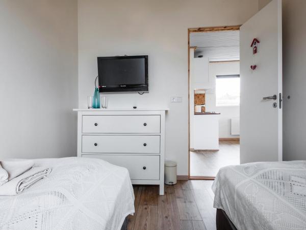 Blue House B&B : photo 6 de la chambre chambre double ou lits jumeaux avec salle de bains commune