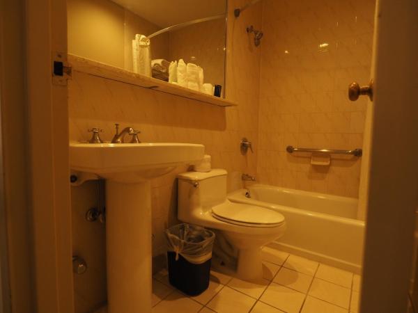 Night Hotel Broadway : photo 10 de la chambre gold, 1 queen bed