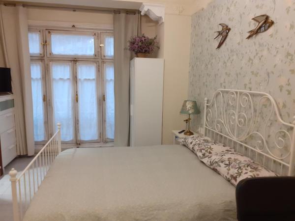 Uría 25 rooms : photo 5 de la chambre chambre double avec salle de bains privative