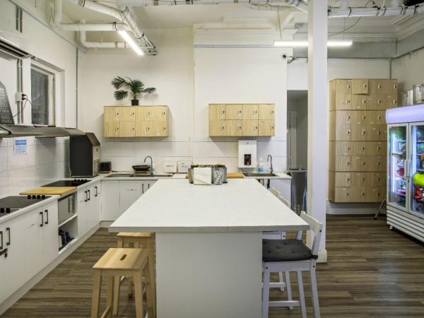 Tequila Sunrise Hostel Adelaide : photo 3 de la chambre pod in a shared dorm