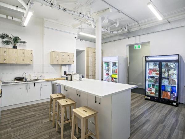 Tequila Sunrise Hostel Adelaide : photo 7 de la chambre pod in a shared dorm