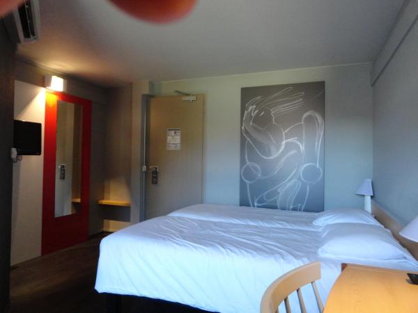 ibis Carcassonne Centre - La Cité : photo 3 de la chambre chambre double standard avec 2 lits simples