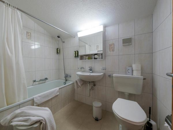 Hotel Bünda Davos : photo 2 de la chambre chambre triple standard