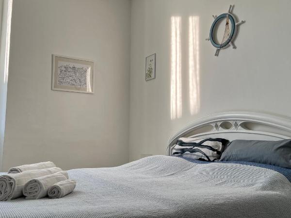 B&B Ligustico : photo 2 de la chambre chambre double avec salle de bains privative séparée
