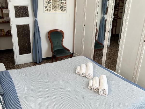 B&B Ligustico : photo 10 de la chambre chambre double avec salle de bains privative extérieure