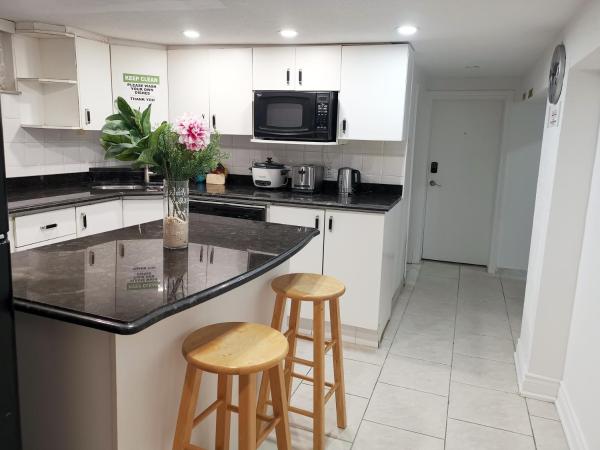 Tidy Private Rooms with Full Kitchen : photo 4 de la chambre chambre double avec salle de bains commune