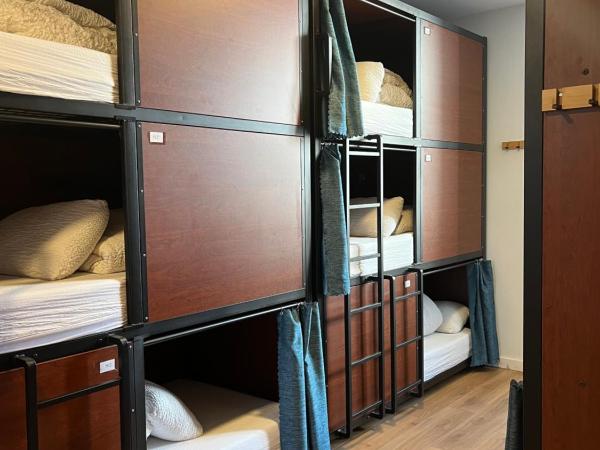 Hostel 20 Bayonne : photo 1 de la chambre lit simple dans dortoir de 10 lits