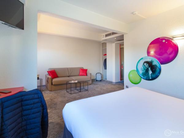 ibis Styles Cannes Le Cannet : photo 2 de la chambre suite standard avec lit queen-size et canapé-lit