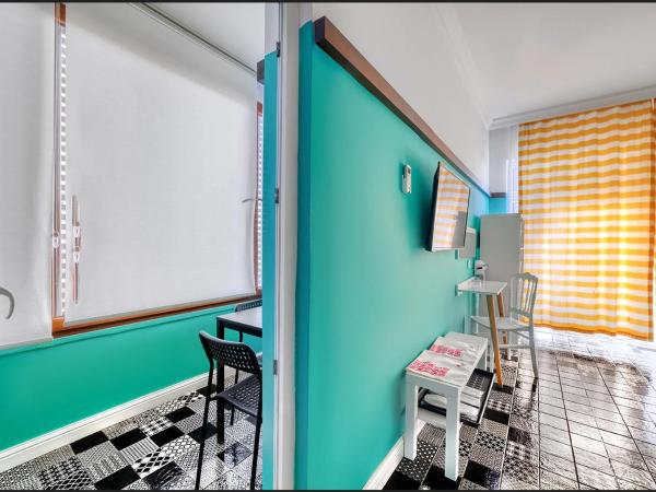 Anjeliq Downtown Boutique Hotel : photo 2 de la chambre chambre familiale - vue latérale sur mer