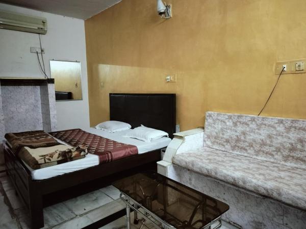 Hotel Rawat : photo 3 de la chambre chambre double deluxe