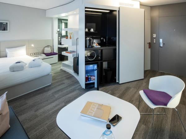 Novotel Suites Luxembourg : photo 1 de la chambre chambre exécutive lit queen-size