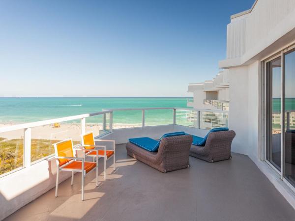 Marriott Stanton South Beach : photo 7 de la chambre chambre lit king-size avec balcon et vue sur l'océan