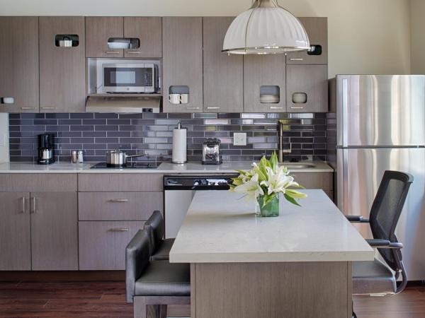 Hyatt House Seattle Downtown : photo 1 de la chambre suite lit king-size 1 chambre avec cuisine