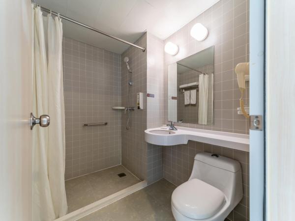 Maixinge Hotel - shuttle bus to Shanghai Pudong International Airport : photo 1 de la chambre chambre supérieure lit queen-size