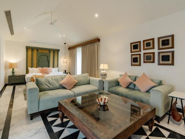 Surpura Bagh : photo 7 de la chambre chambre lit king-size - vue sur piscine