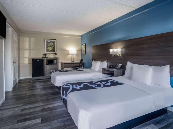 La Quinta Inn by Wyndham Sacramento North : photo 1 de la chambre chambre avec 2 lits doubles - accessible aux personnes à mobilité réduite/non-fumeurs