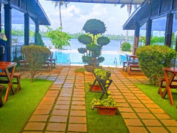 Sea Lagoon Health Resort : photo 2 de la chambre chambre double - vue sur piscine