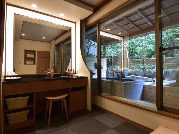 Arima Onsen Taketoritei Maruyama : photo 5 de la chambre suite avec espace tatami et baignoire extérieure - non-fumeurs - 404