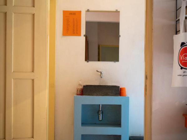 ViaVia Guesthouse : photo 2 de la chambre chambre double standard avec salle de bains commune