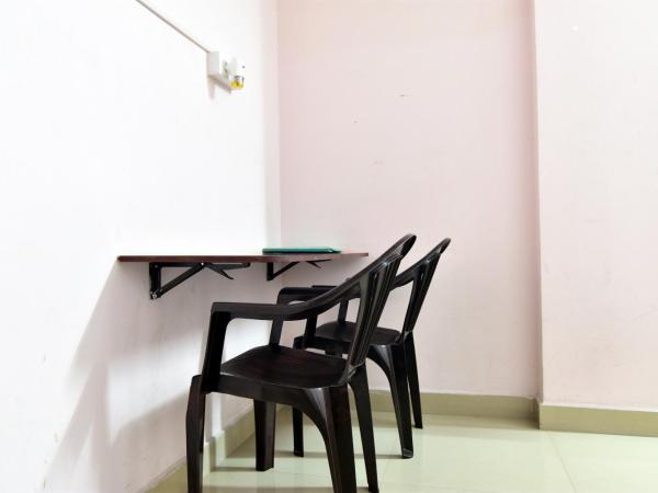 ROYAL GREEN AIRPORT TRANSIT ACCOMMODATION : photo 4 de la chambre chambre double standard avec ventilateur