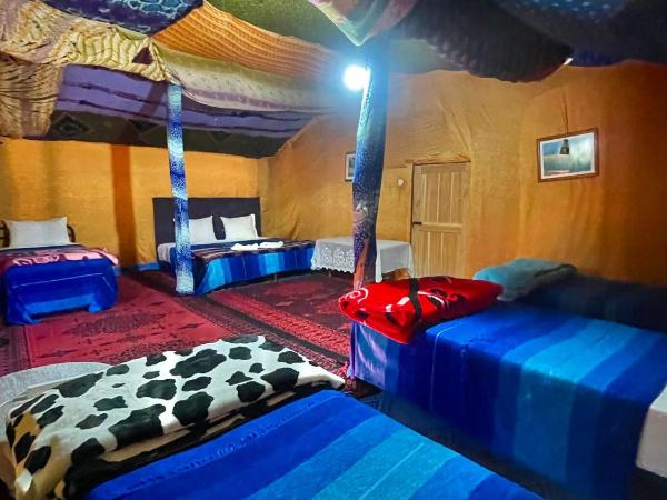 Bivouac Lot Of Stars : photo 5 de la chambre chambre familiale avec salle de bains privative