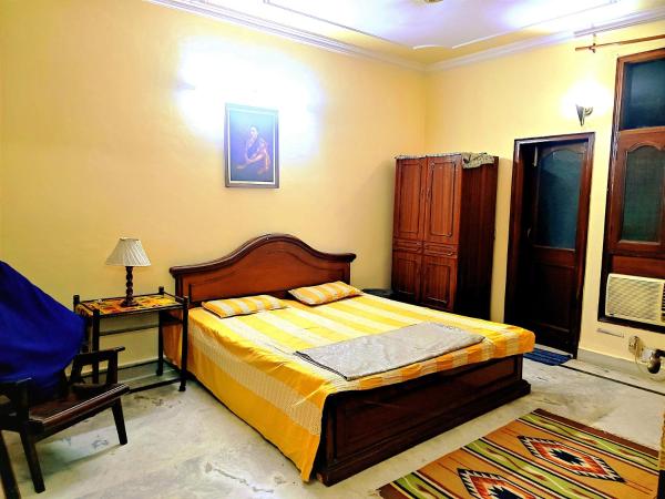 Gurmehar's Residence : photo 1 de la chambre chambre double avec balcon