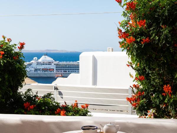 Hotel Tagoo : photo 2 de la chambre chambre double - vue latérale sur mer