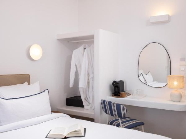 Hotel Tagoo : photo 1 de la chambre chambre double - vue latérale sur mer