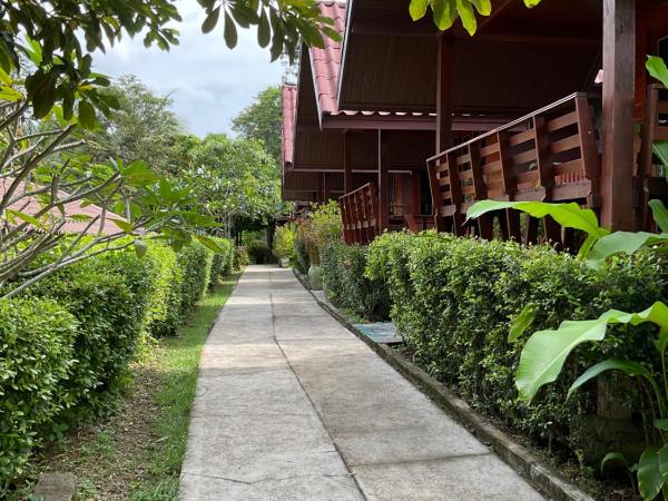 Siam Lanta Resort - SHA Extra Plus : photo 5 de la chambre cottage - vue sur jardin