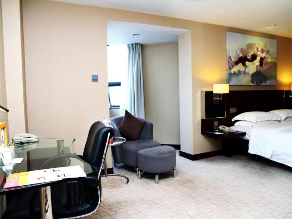 The Pavilion Century Tower (Huaqiang NorthBusiness Zone) : photo 5 de la chambre chambre affaires lit queen-size