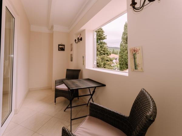 Hotel Abalone : photo 8 de la chambre chambre double ou lits jumeaux - vue sur parc