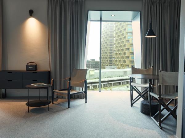 Blique by Nobis, Stockholm, a Member of Design Hotels™ : photo 2 de la chambre studio avec 1 lit king-size - vue sur ville