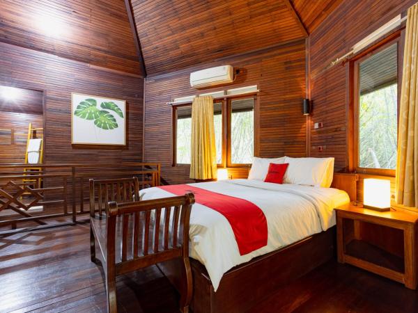 RedDoorz Resort @ Taman Wisata Mangrove : photo 3 de la chambre suite deluxe
