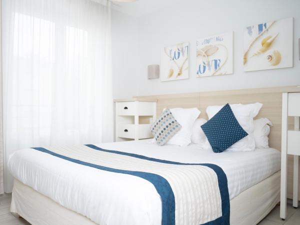 Hotel La Ciotat - A deux pas de l'eau : photo 5 de la chambre appartement 2 chambres en duplex - myrona