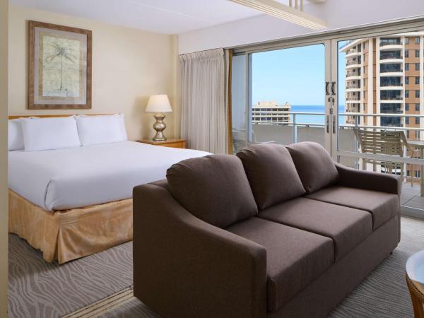 Ilikai Lite : photo 3 de la chambre chambre lit king-size - vue sur océan