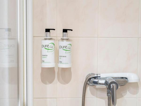 Hostal Ballesta : photo 2 de la chambre chambre triple